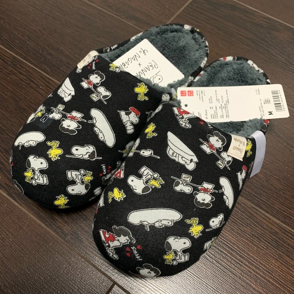Uniqlo Shoes - Uniqlo x Peanuts Snoopy House Slippers